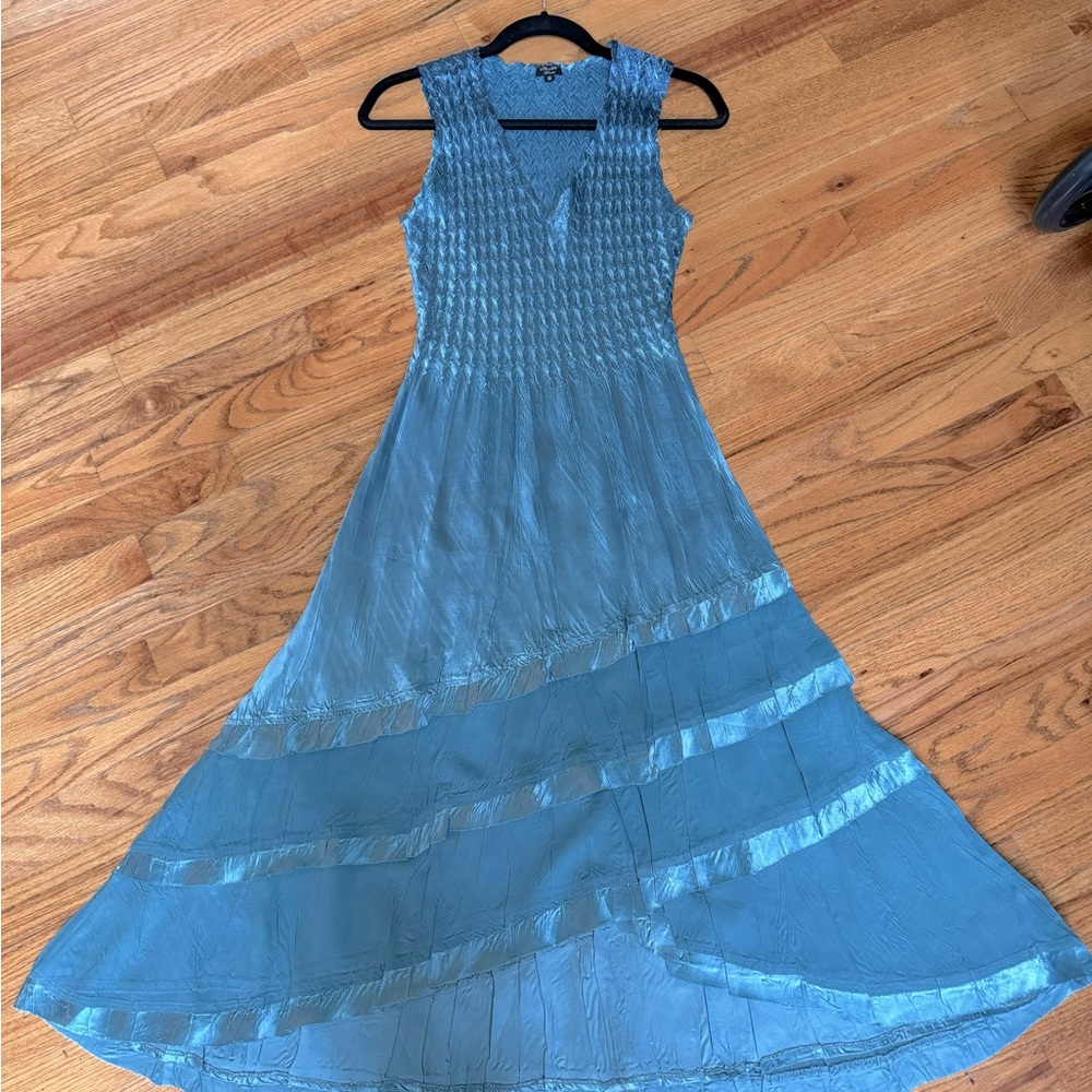 2 piece Kamarov dress, size small